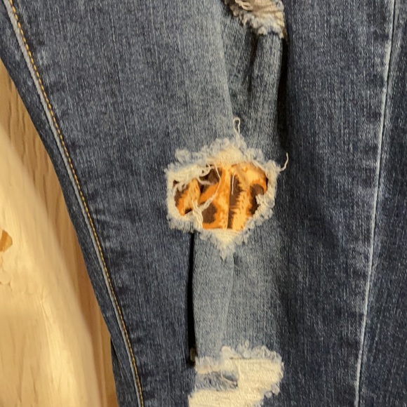 Ripped Blue jeans - Picture 2 of 7